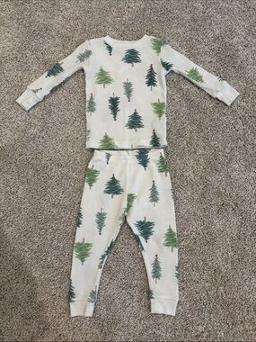 Carter's White Thermal Pajama Set with Green Tree Print